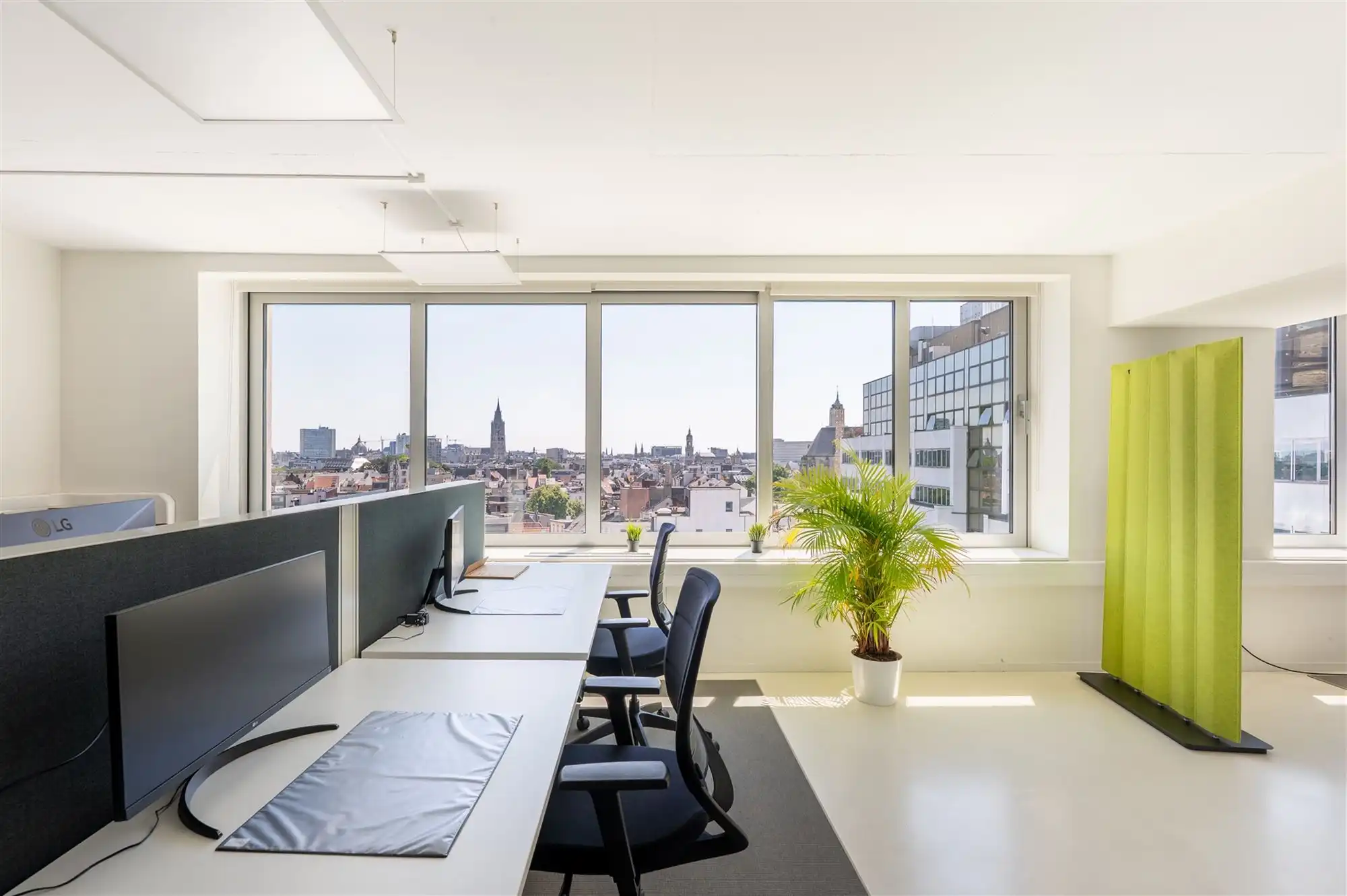 Kantoorruimte op 8ste verdieping in de Nordic Building. foto 8