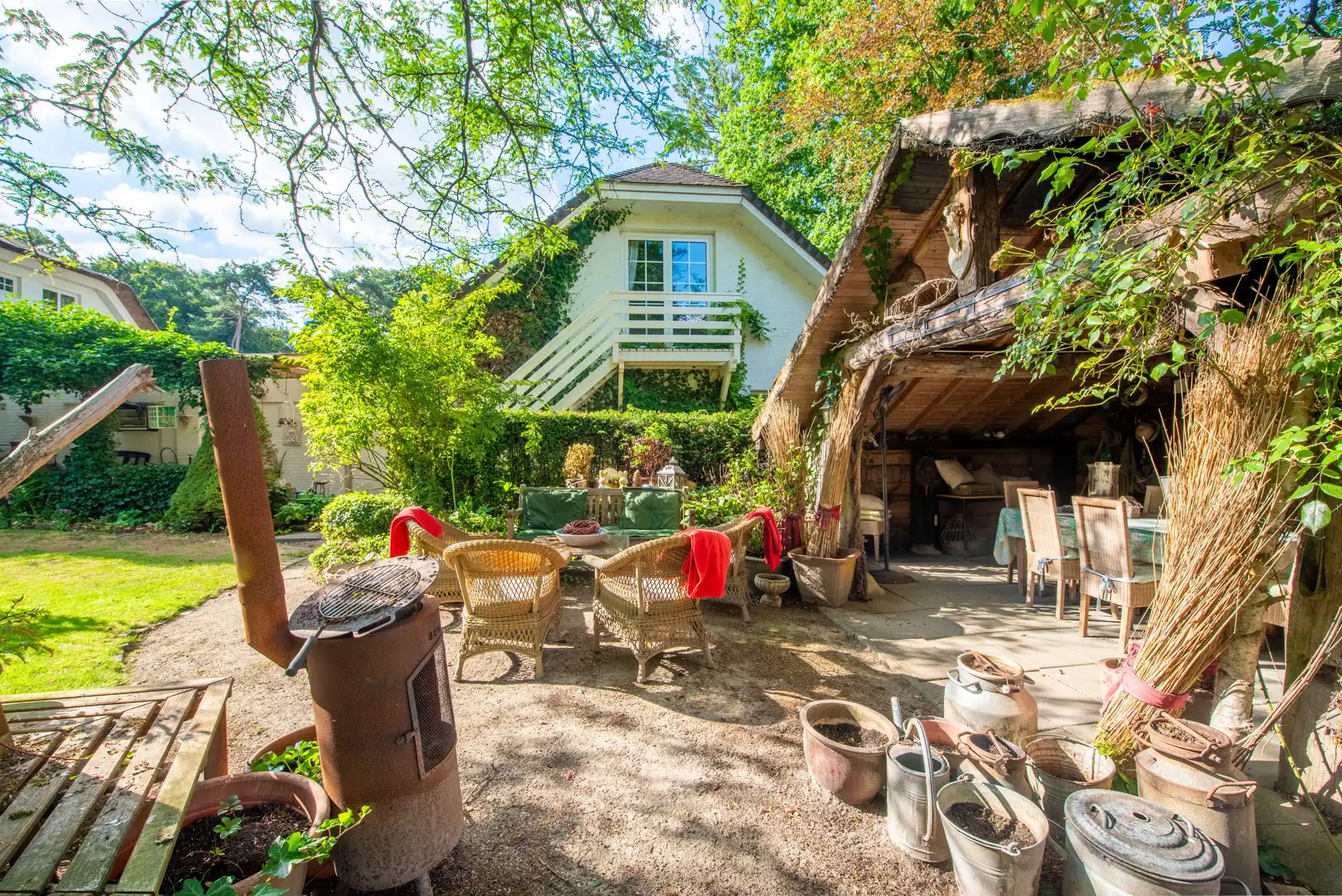 Karaktervol landhuis met prachtige tuin op ca 2202m² foto 31