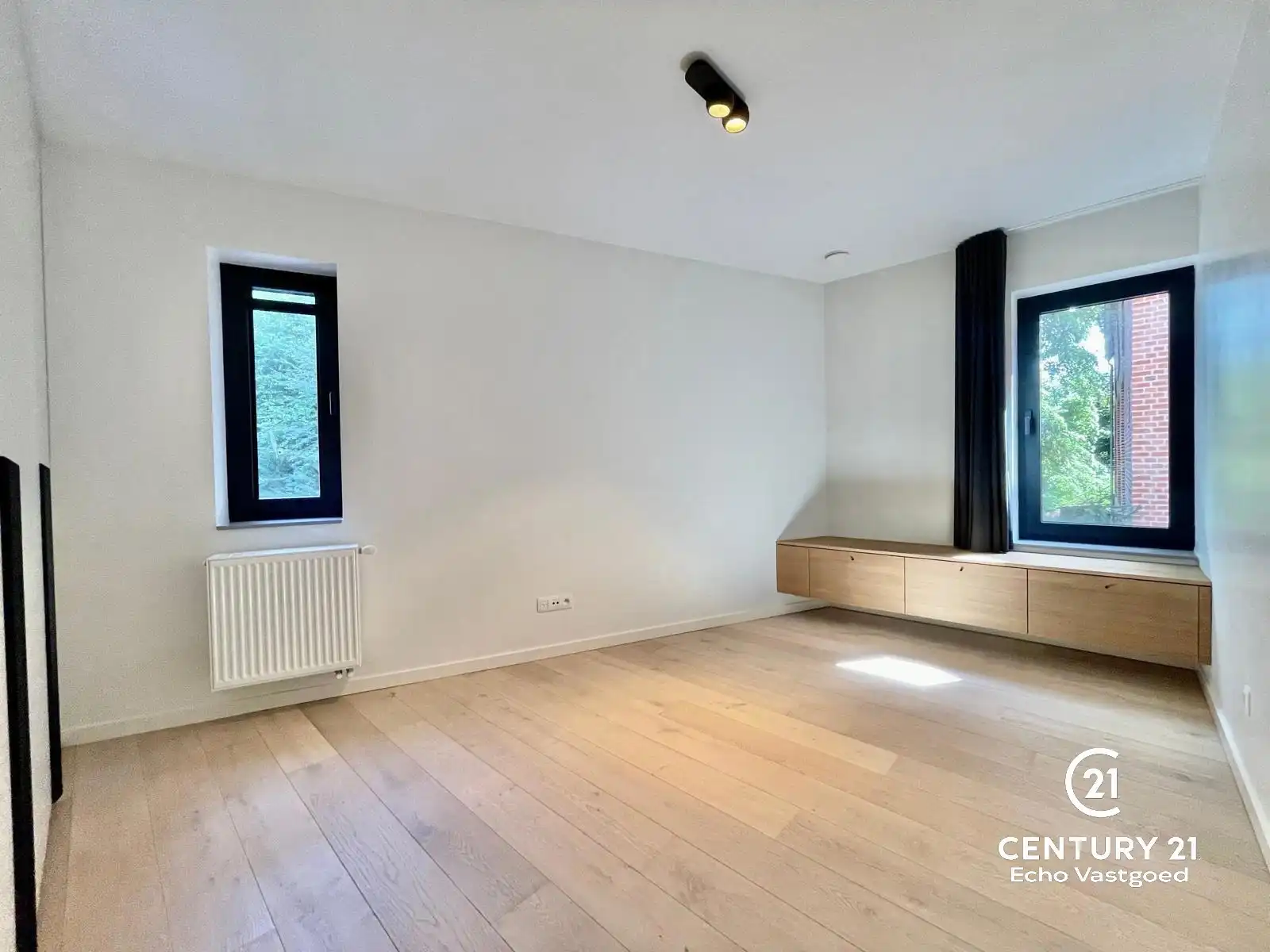 Recent, luxe appartement met 2 slpks, terras en autoplaats foto 13