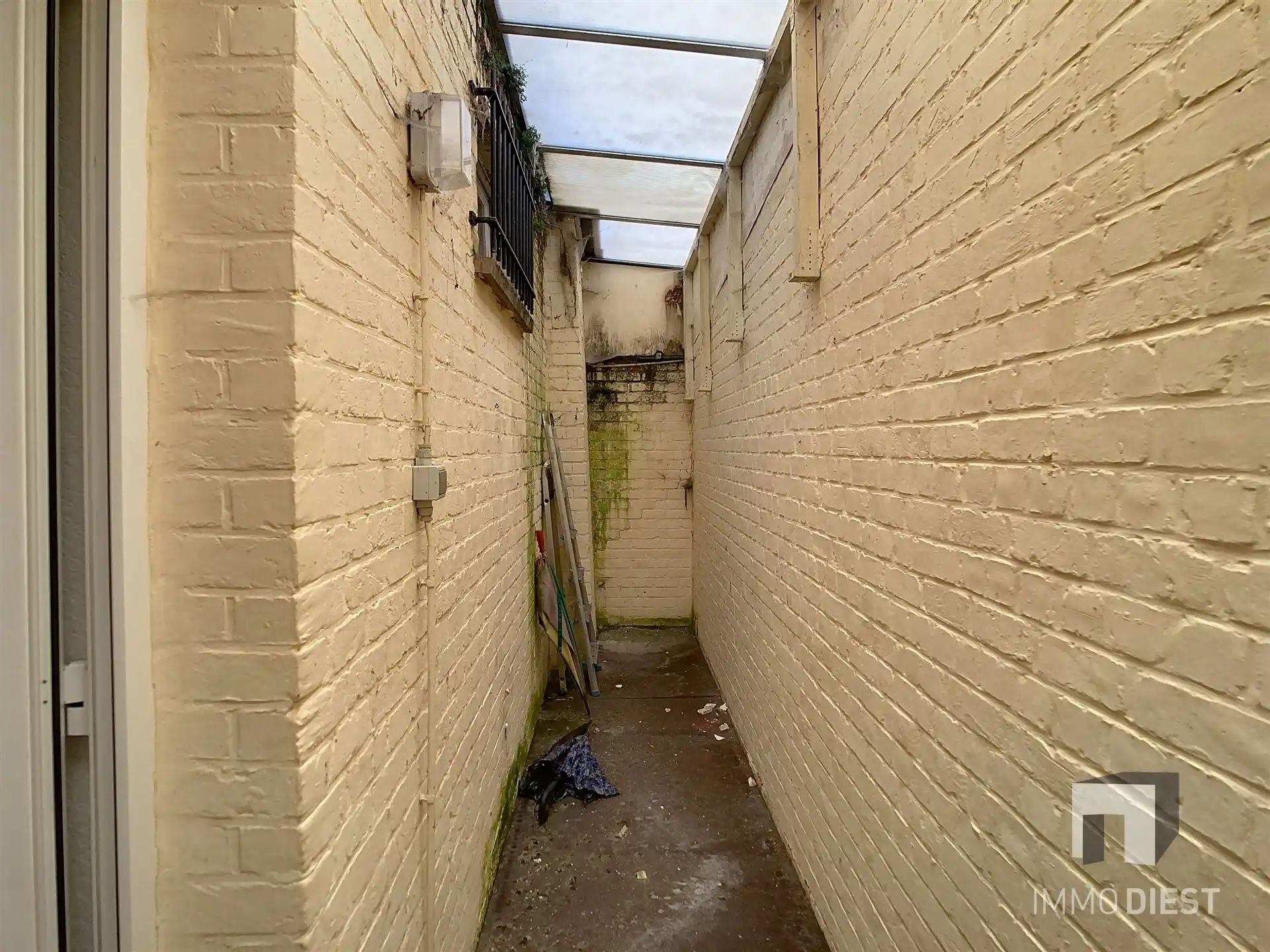 Gelijkvloers kantoorpand op strategische ligging  foto 46