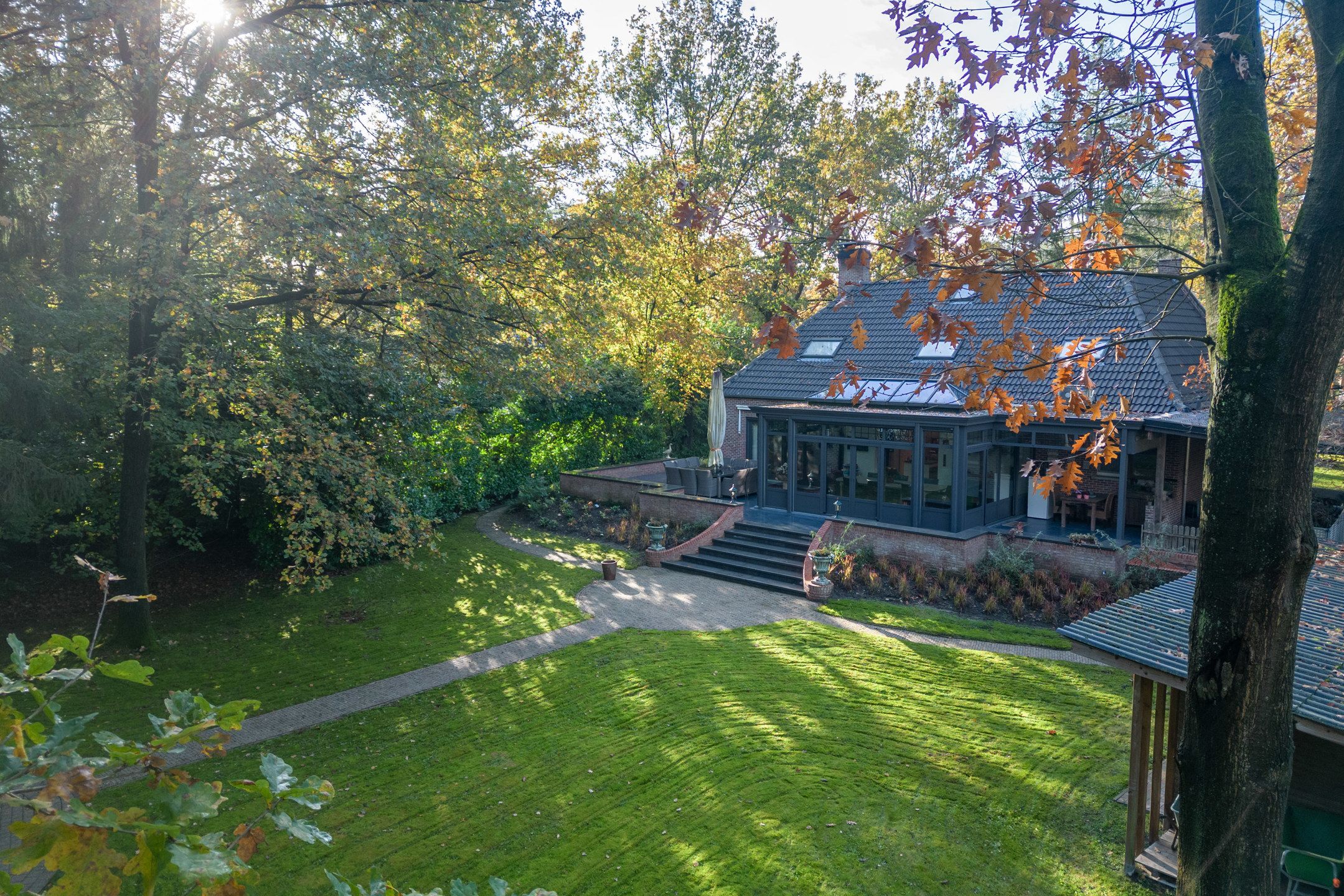Prachtige villa op een perceel van 2.633m² foto {{pictureIndex}}