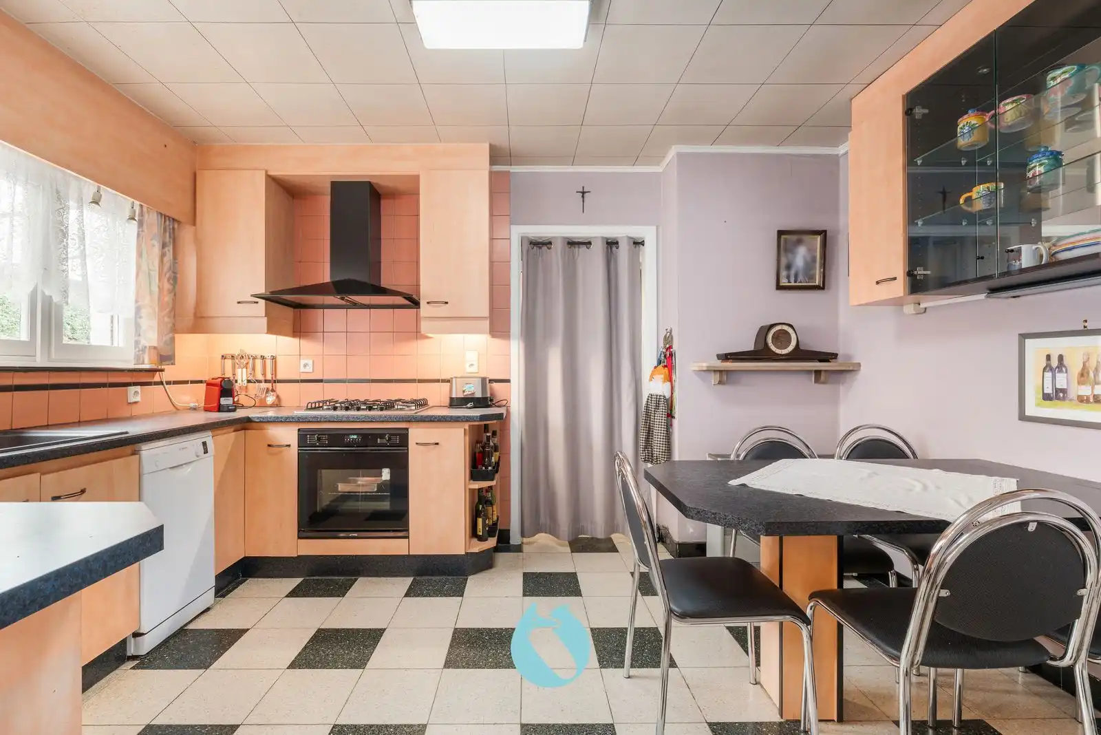 Woning is gelegen in een aangename en rustige buurt foto 9