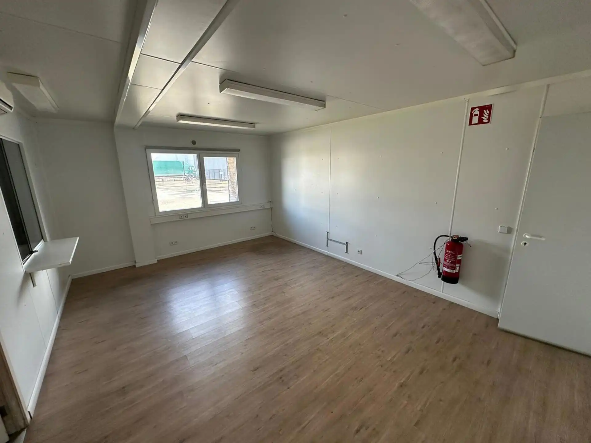 Commerciële ruimte te huur foto 10
