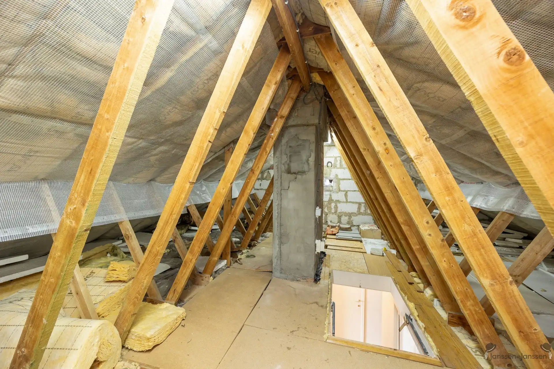 Open bebouwing met ruime tuin, 3 slpkmrs en garage foto 16