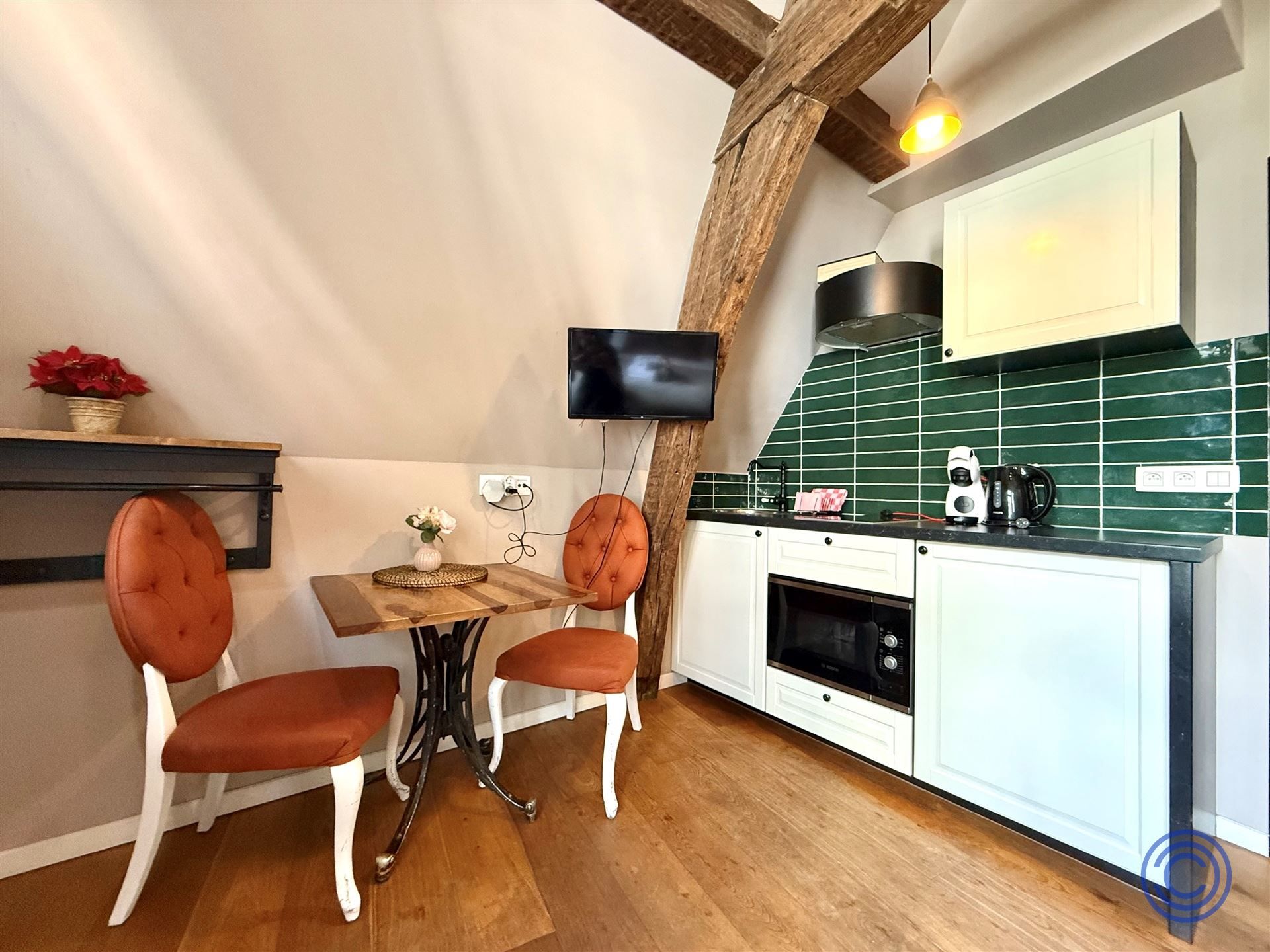 Vergund en instapklaar pand met handelspand en 4 studio's voor Airbnb! foto 10