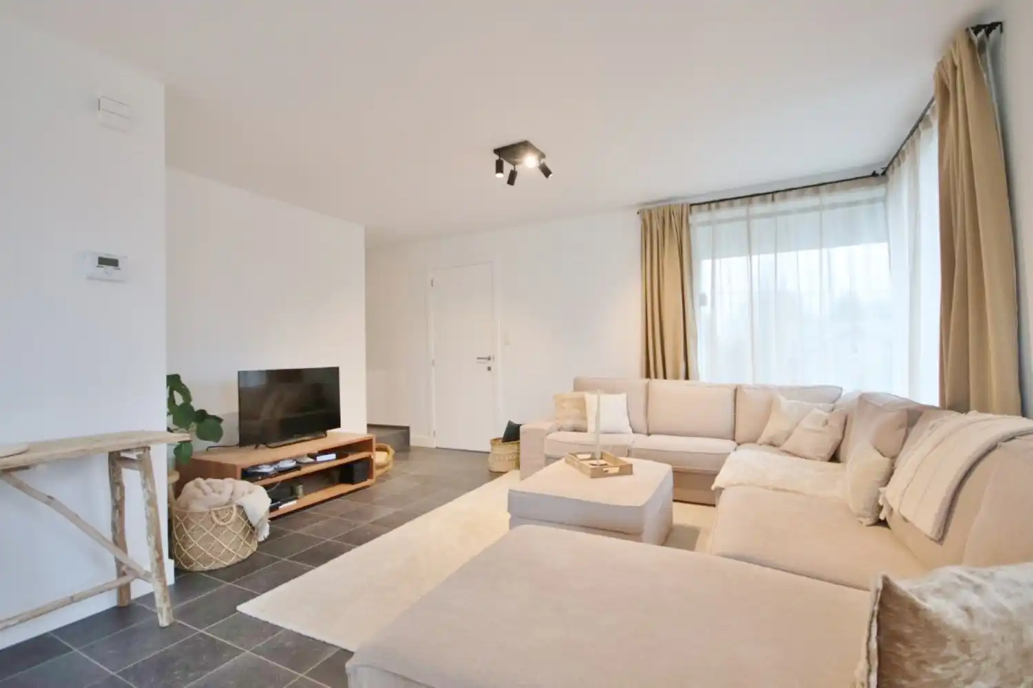 Moderne woning met 3 slaapkamers en tuin in het rustige Landen foto 8