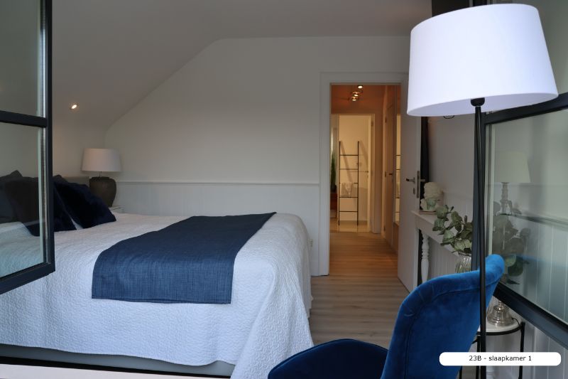 EXCLUSIEF PERFECT AFGEWERKTE MODERNE VILLA (330m²) OP TOPLOCATIE EN PRACHTIGE TUIN foto 26