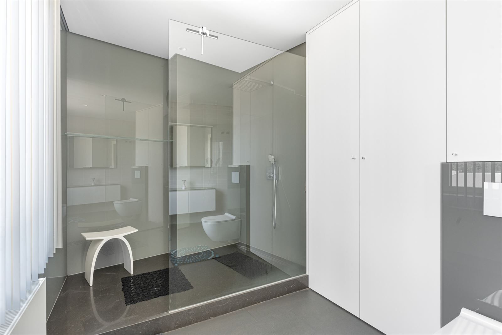 Instapklare woning met handelsruimte te Brakel! foto 14
