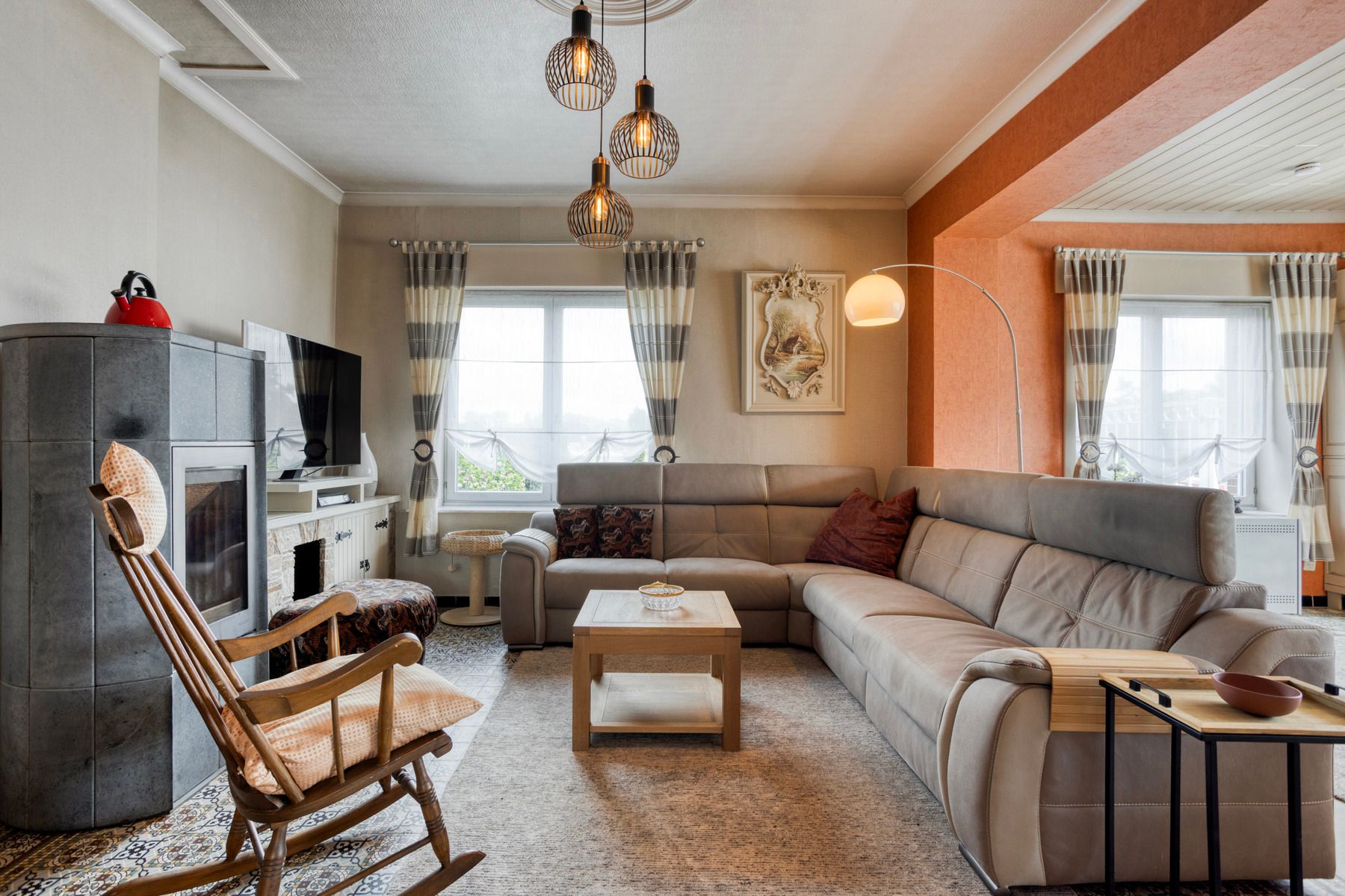 Open bebouwing met 4 slp, tuin, garage en prachtig uitzicht! foto 7