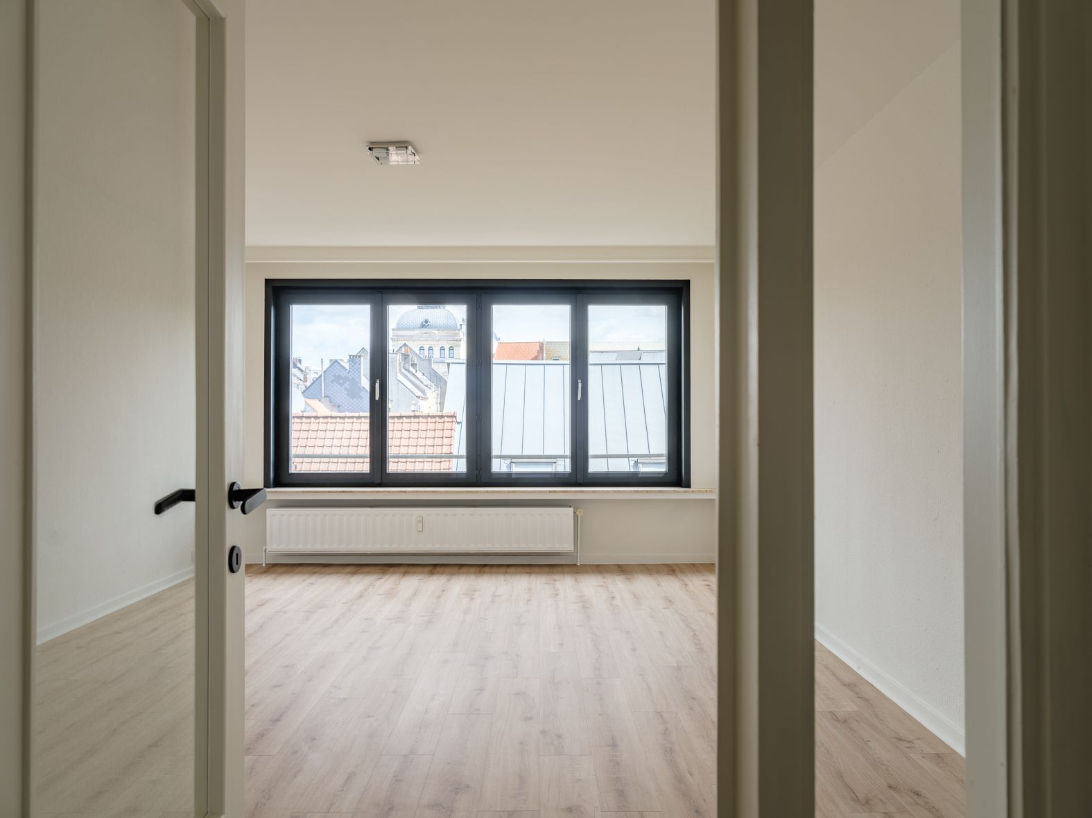 Gerenoveerde knusse studio met schitterend uitzicht! foto 3