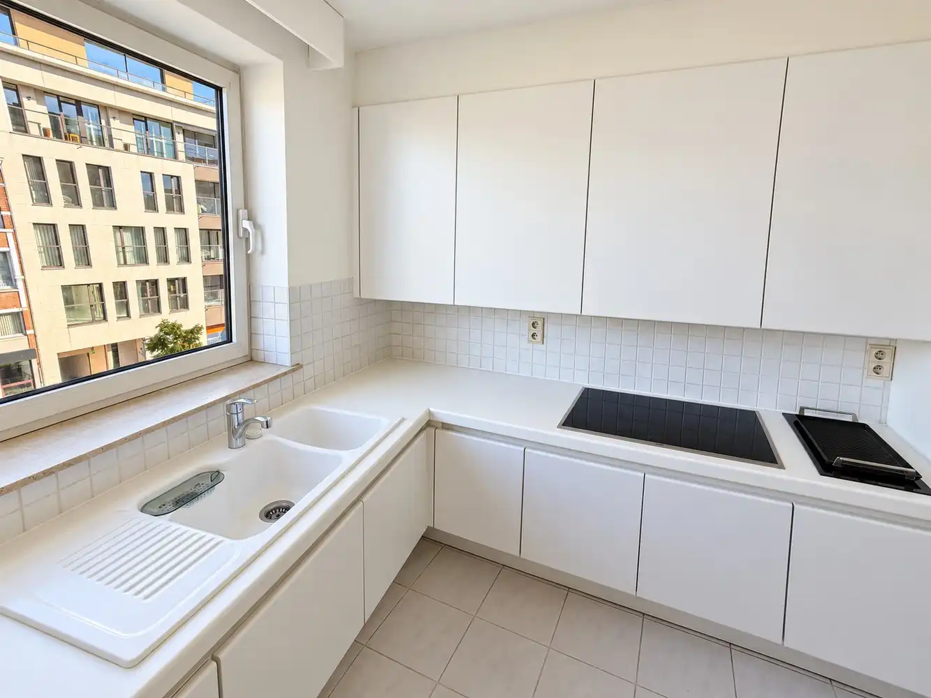 Lichtrijk appartement met 2 slaapkamers, 2 terrassen en ondergrondse parking in Hasselt centrum foto 9