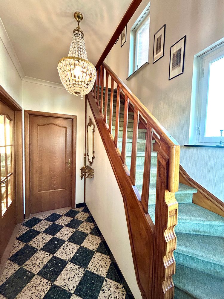 Degelijke, te renoveren half open bebouwing op ruim perceel. foto 8