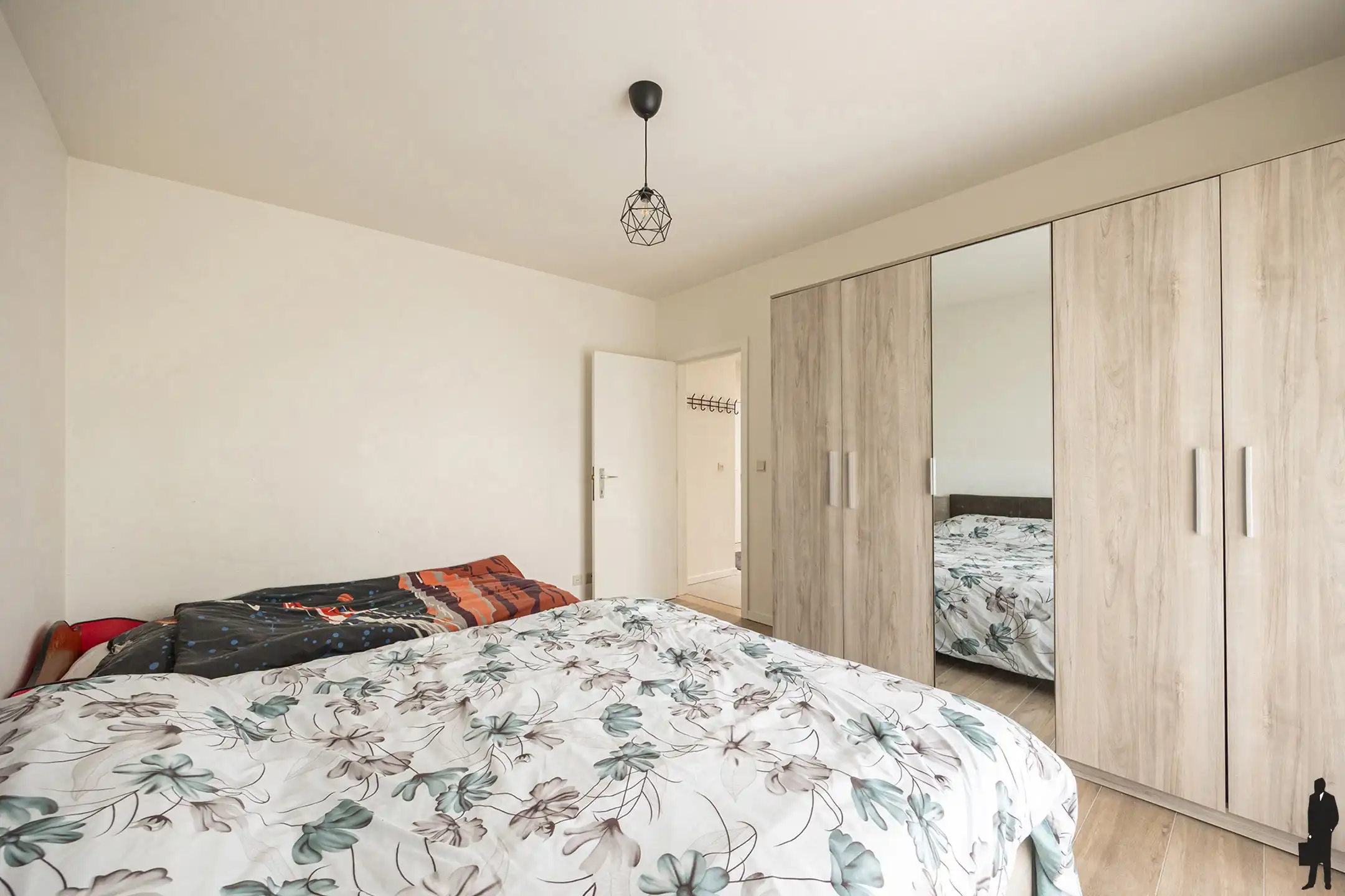 Instapklaar hoekappartement met terras & garage foto 8