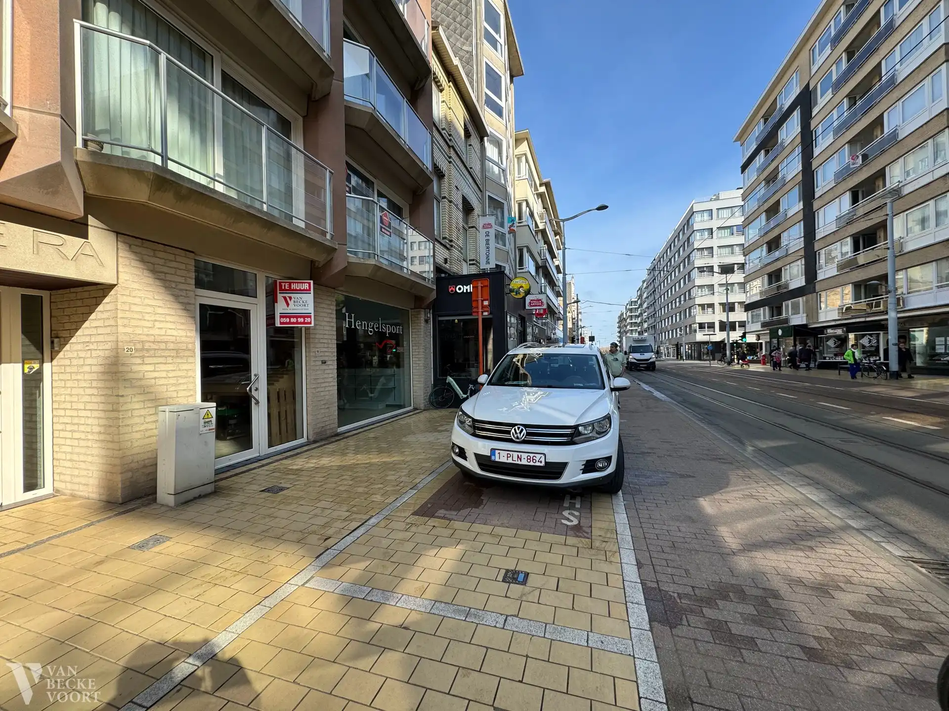 Handelsgelijkvloers 140m² + kelder 65m² foto 2