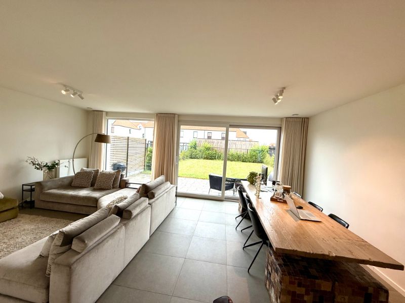 Recente, instapklare woning met 4 slaapkamers en garage foto 5