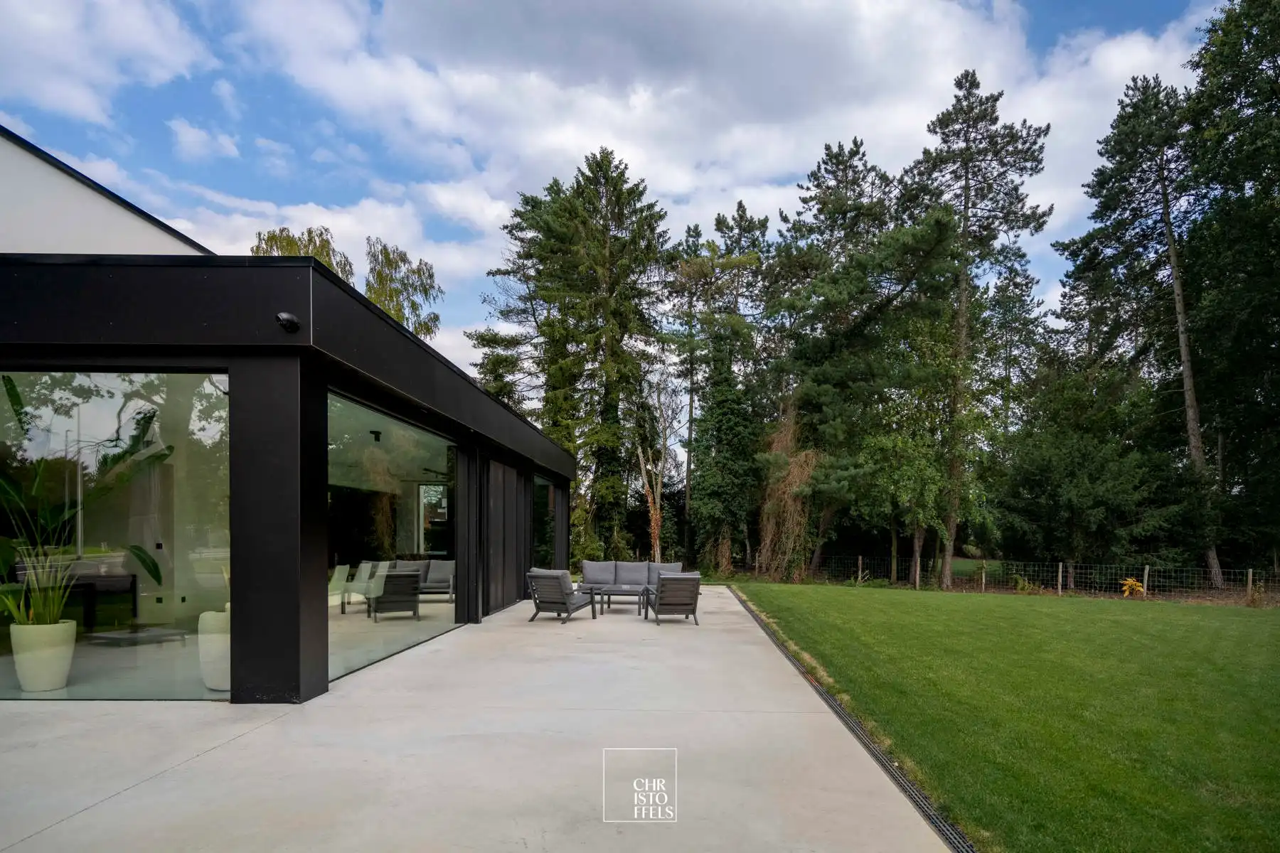 Luxe nieuwbouwvilla van 336 m² op een perceel van 1.313 m² foto 11