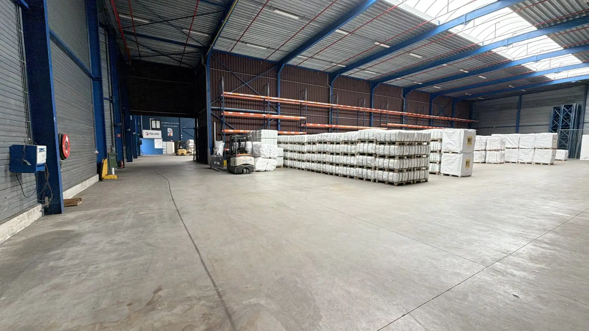 Logistiek bedrijfspand te huur nabij N16 in Temse foto 2