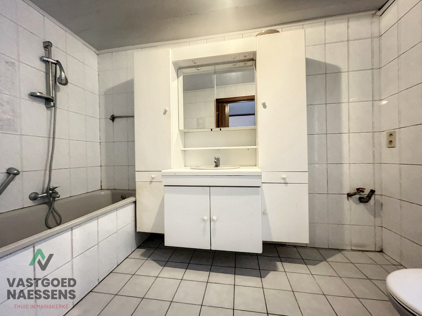 Te renoveren rijwoning op centrale ligging  foto 14