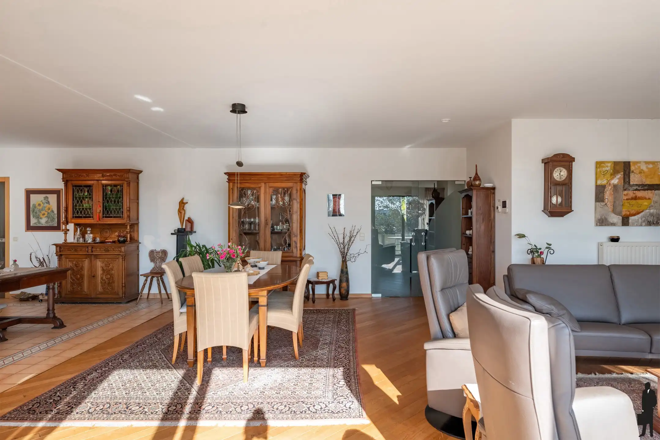 Riant appartement met 4 slpks, 2 badks, prachtig zuidterras foto 6