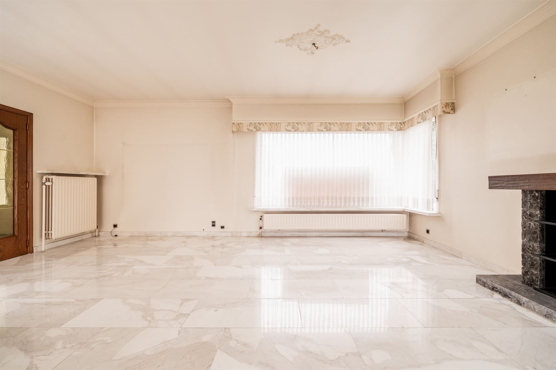 Lichtrijke laagbouwvilla +  garage/opslagruimte op 1634 m² foto 8
