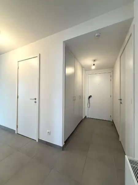 Lichtrijk hoekappartement met terras nabij Watersportbaan foto 11