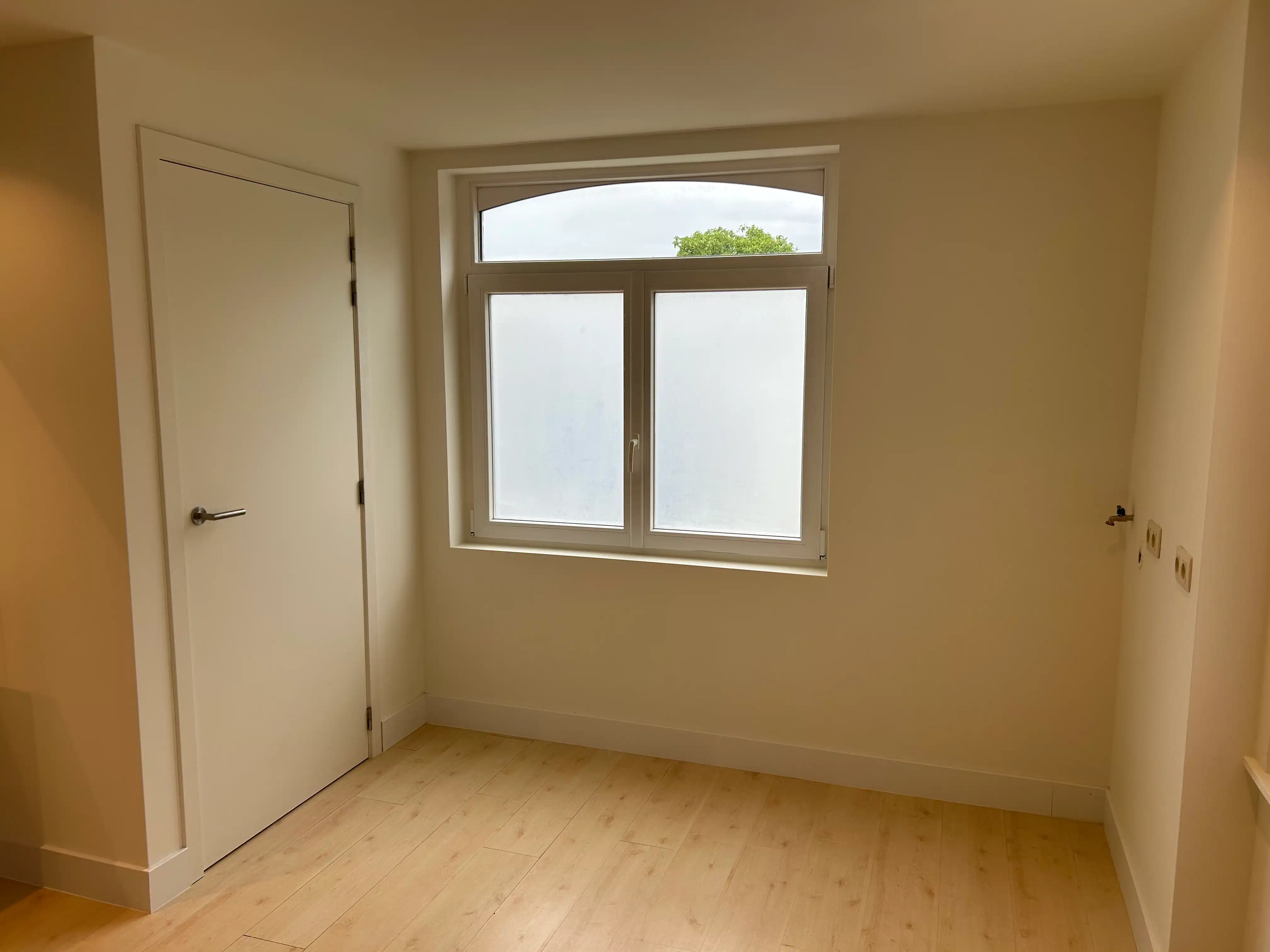 Volledig vernieuwde woning met 3 slaapkamers en tuintje. foto 13