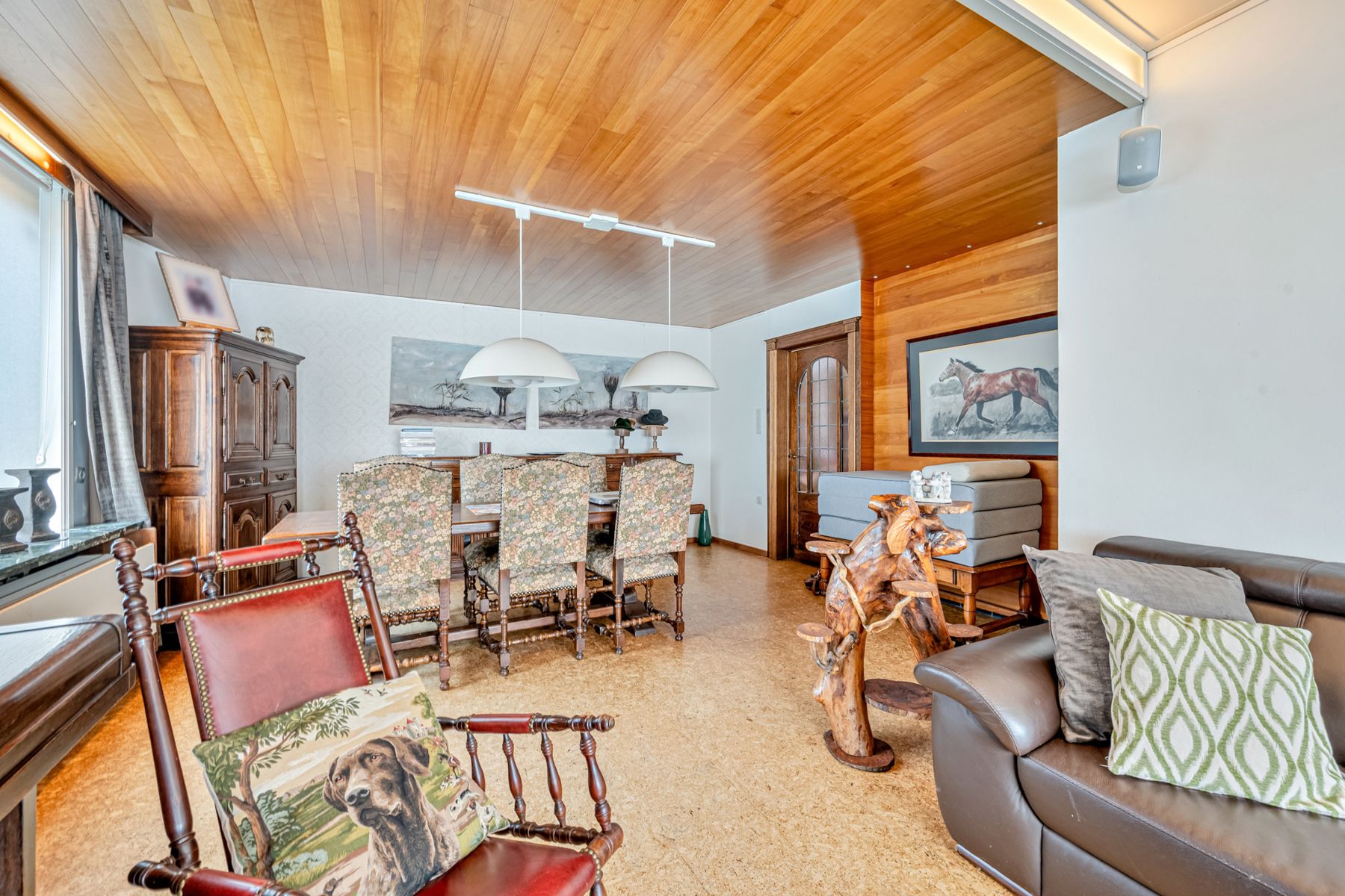 Ruime woning met atelier en garage op perceel van 32 are  foto 24