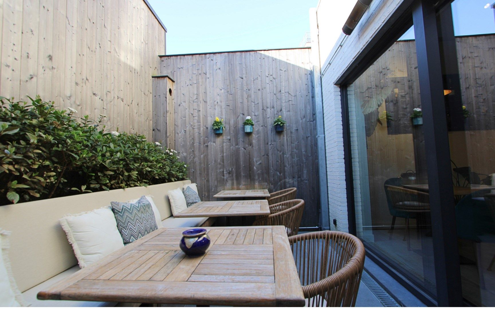 Instapklaar restaurant over te nemen Lippenslaan 17 foto 7