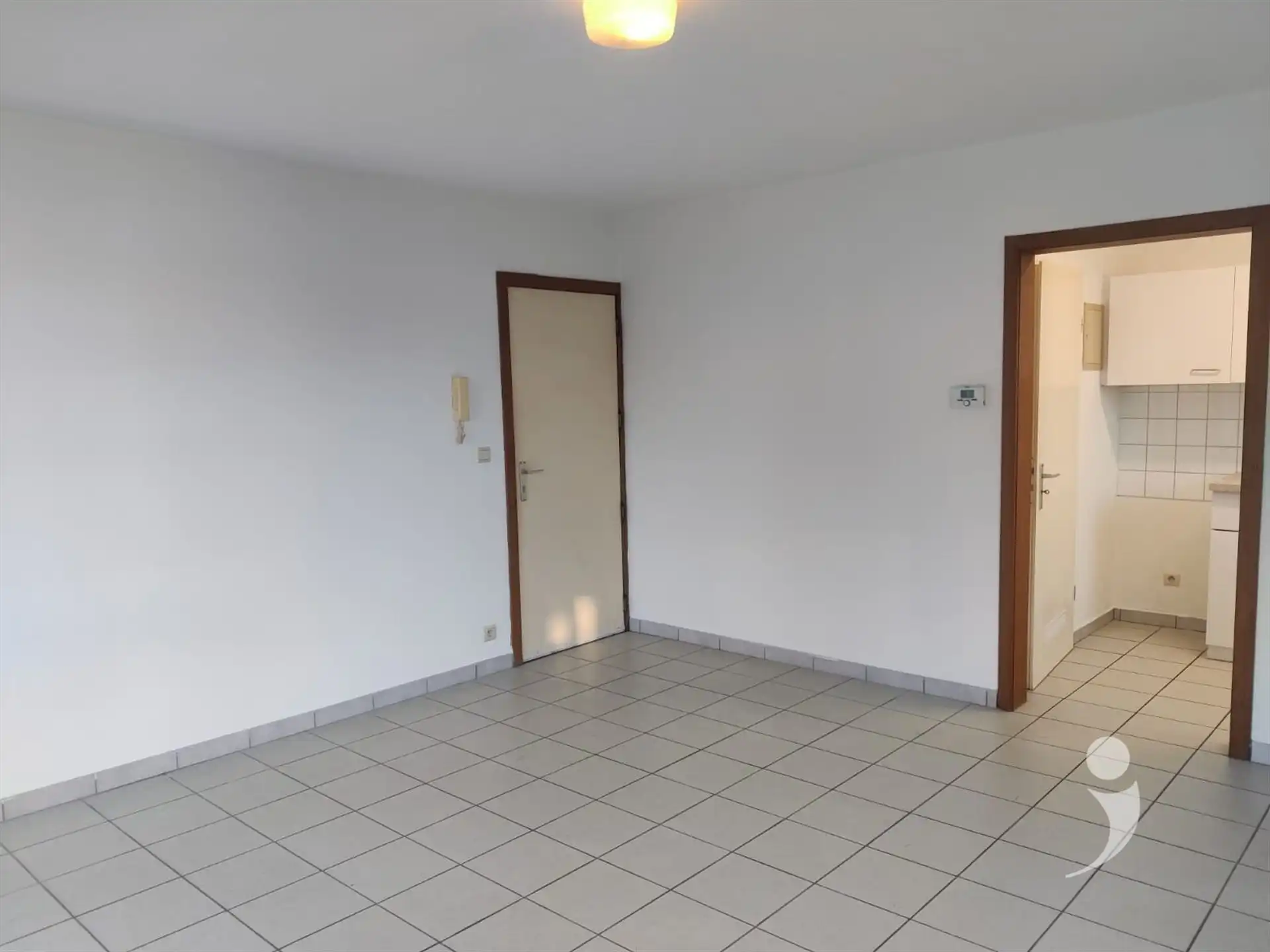 studio met autostaanplaats en kelder foto 2