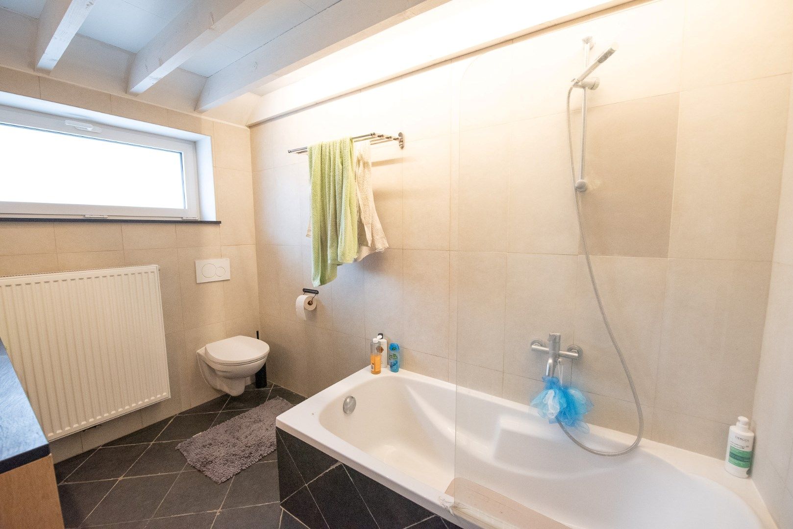 BEZOEKMOMENT VOLZET! Charmante woning te huur in Gavere. foto 10