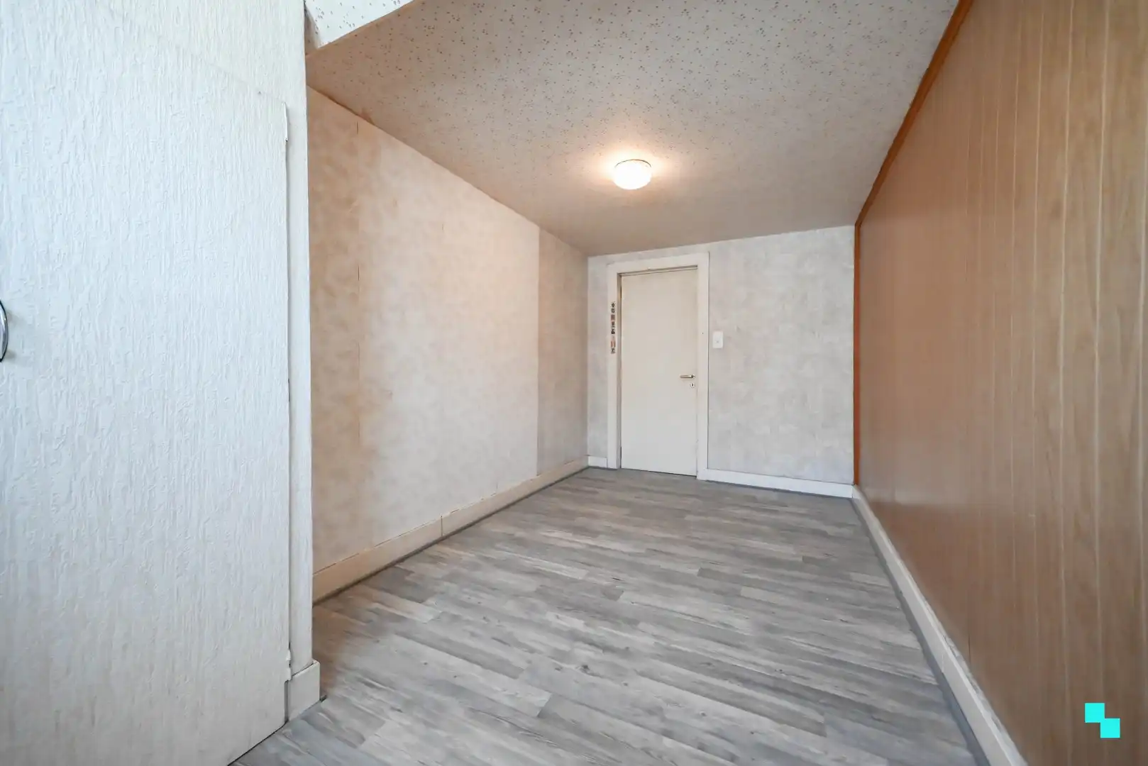 Centraal gelegen ééngezinswoning met vier slaapkamers te Izegem foto 19