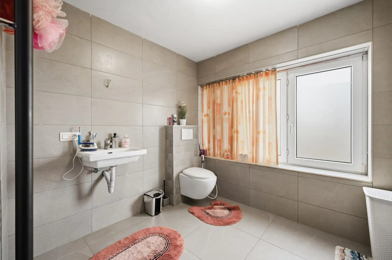 Gerenoveerde HOB met tuin, garage en 3 slpks met opslagmog. foto 15