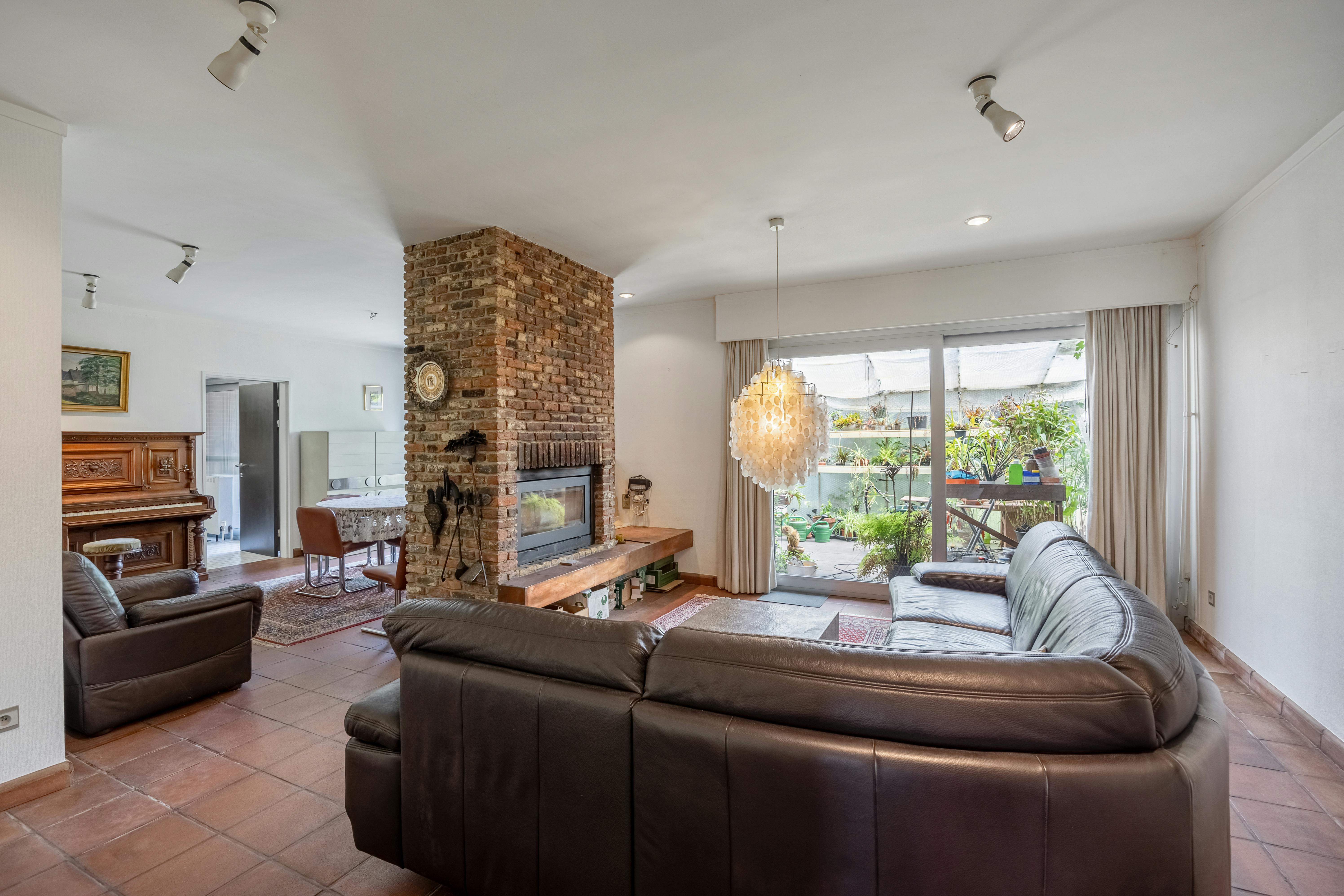 Te renoveren ruime gezinswoning met 5 slaapkamers te Hasselt foto 4