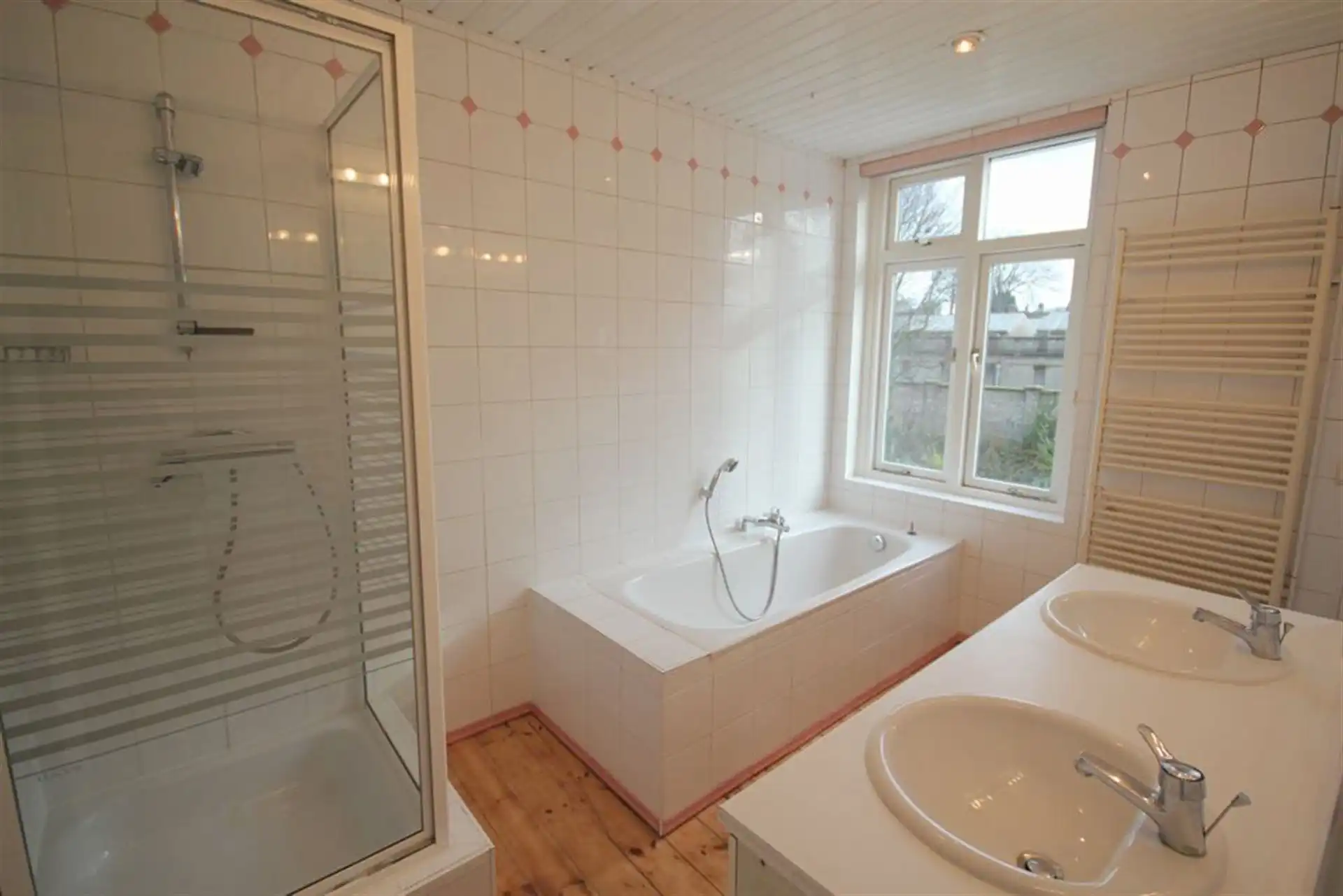 Ruime stadswoning met tuin foto 14