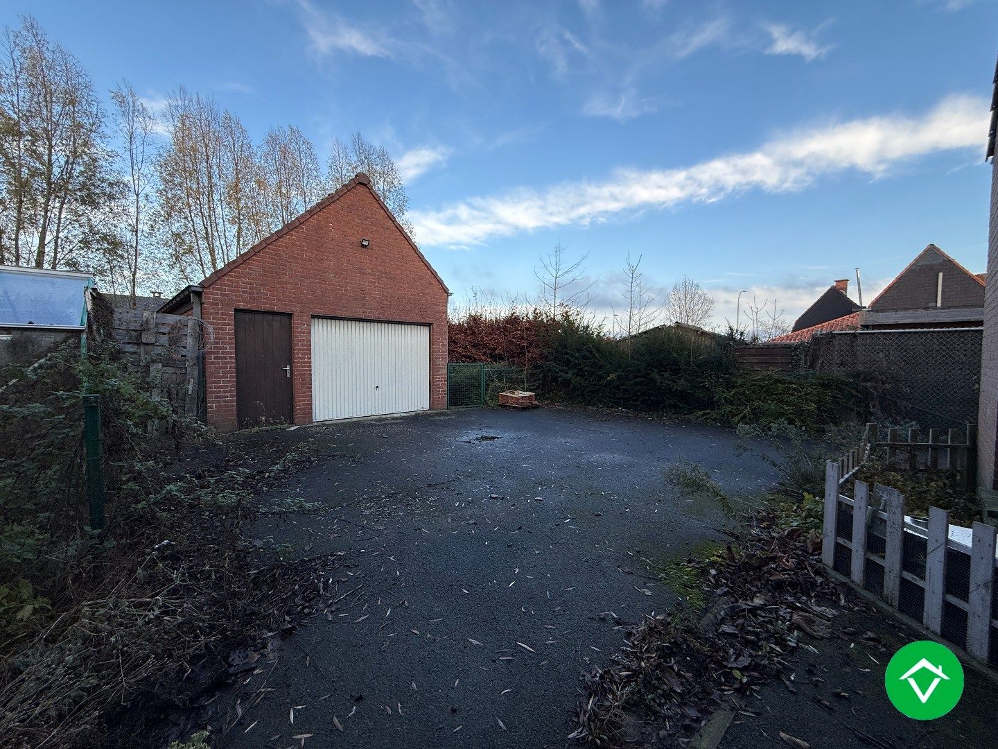 Rustig gelegen halfopen bebouwing met 3 slaapkamers, tuin en garage met uitweg! foto 17