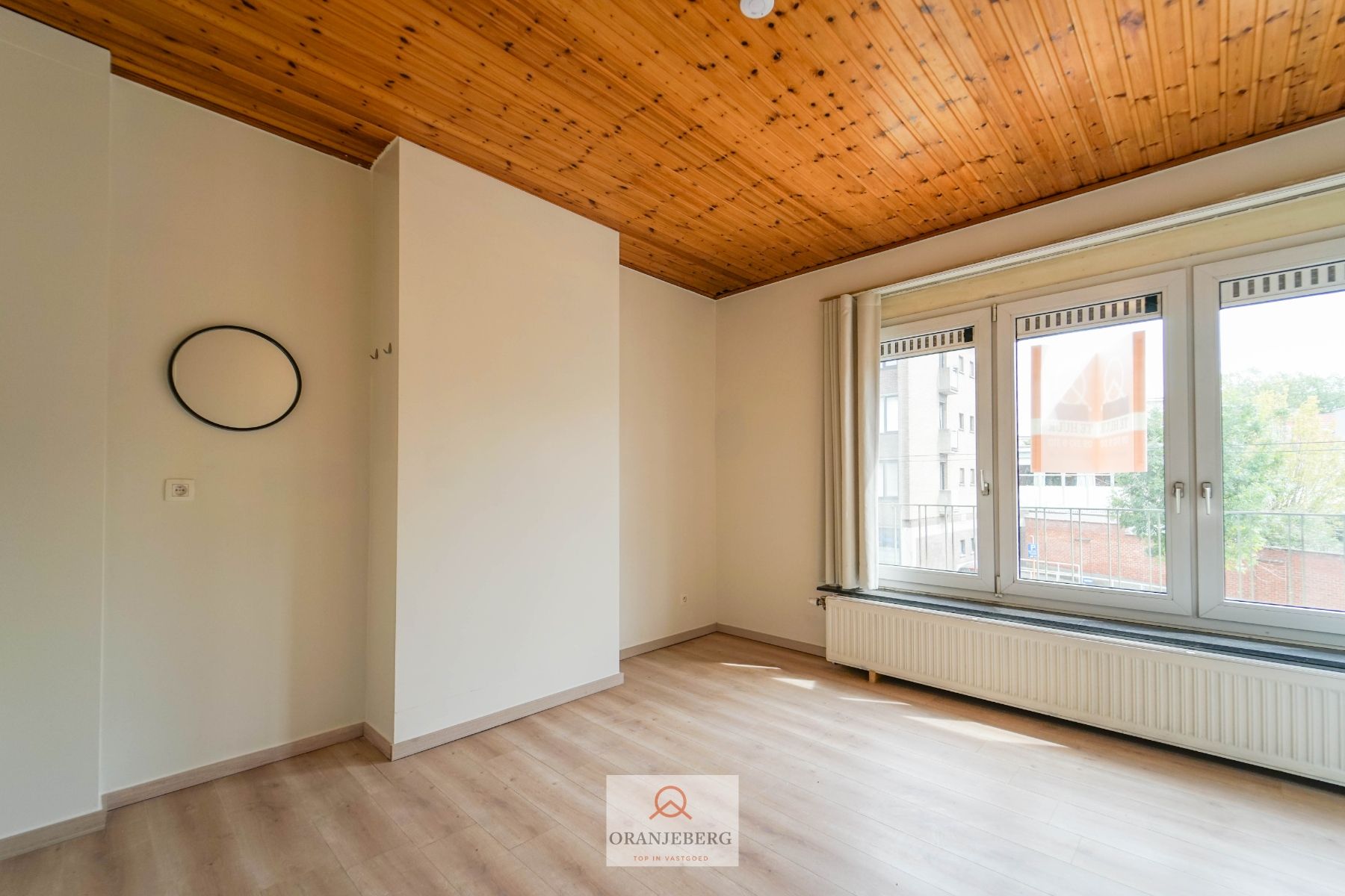 Goed bereikbare rijwoning nabij UZ met 6 slaapkamers te huur foto 17