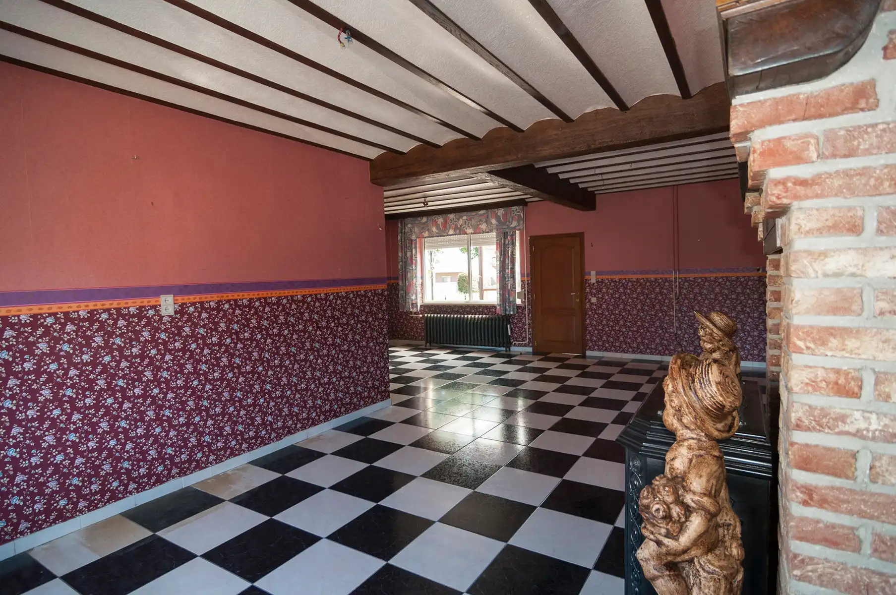 Leuke halfopen gezinswoning met potentieel op topligging! foto 6