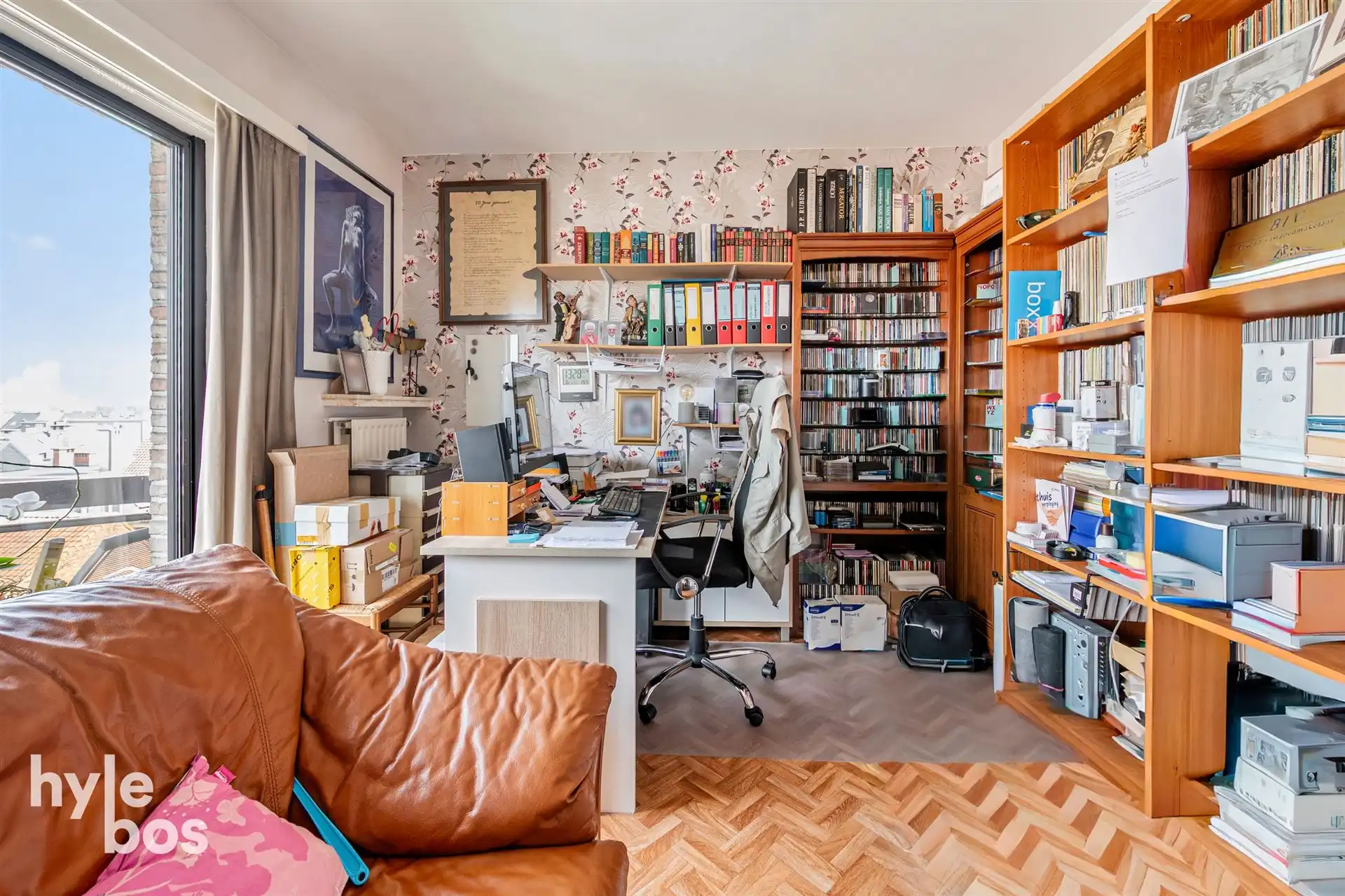 Appartement met veel lichtinval, ruime leefruimte en garagebox foto 20