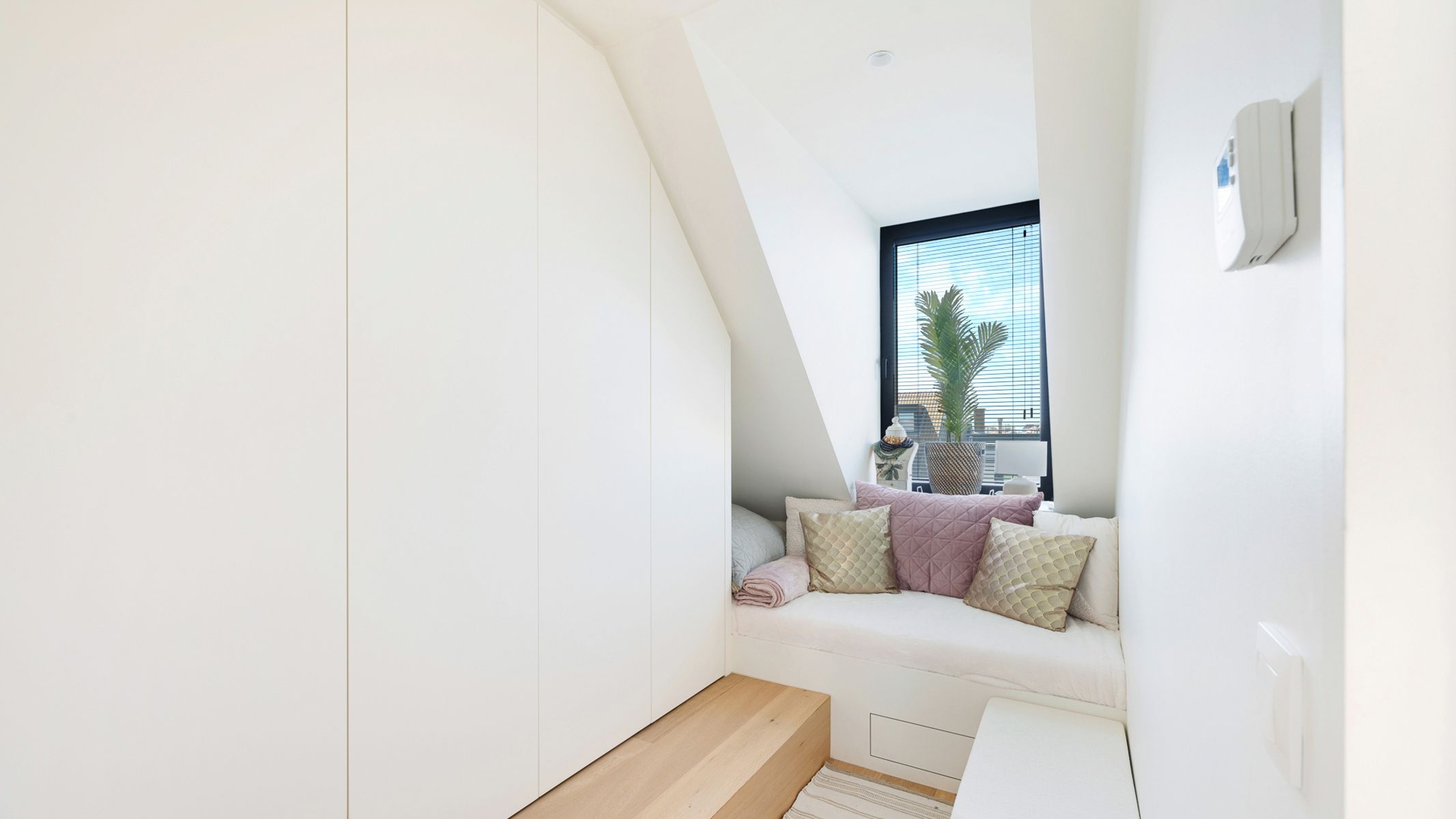 Stijlvol nieuwbouwappartement (2023) met zonneterrassen, op toplocatie vlak bij strand en winkels foto 19