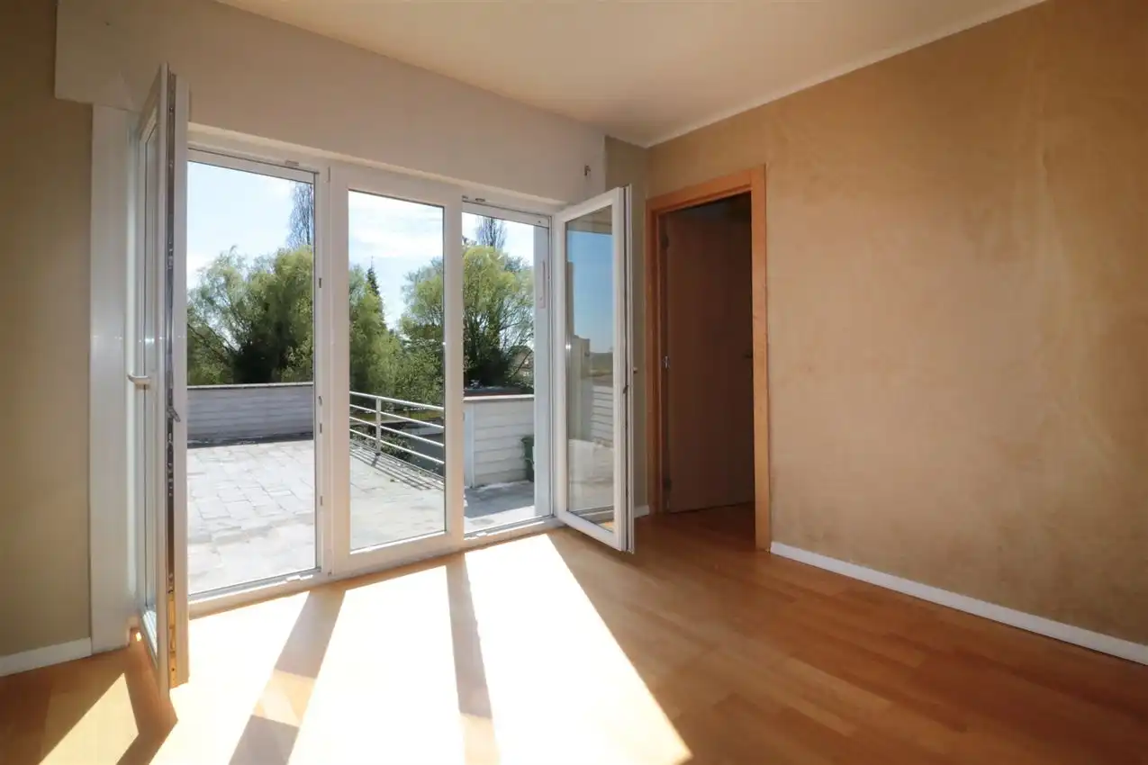 Handelswoonst met volledig uitgeruste frituur en appartement foto 24