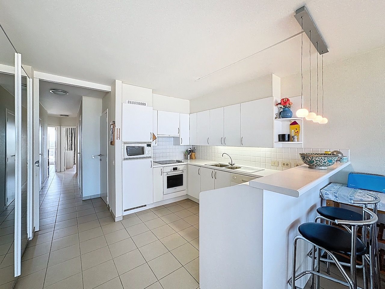 Buitengewoon ruim appartement met frontaal zeezicht en een woonkamer van maar liefst 8,12 m breed! foto 15