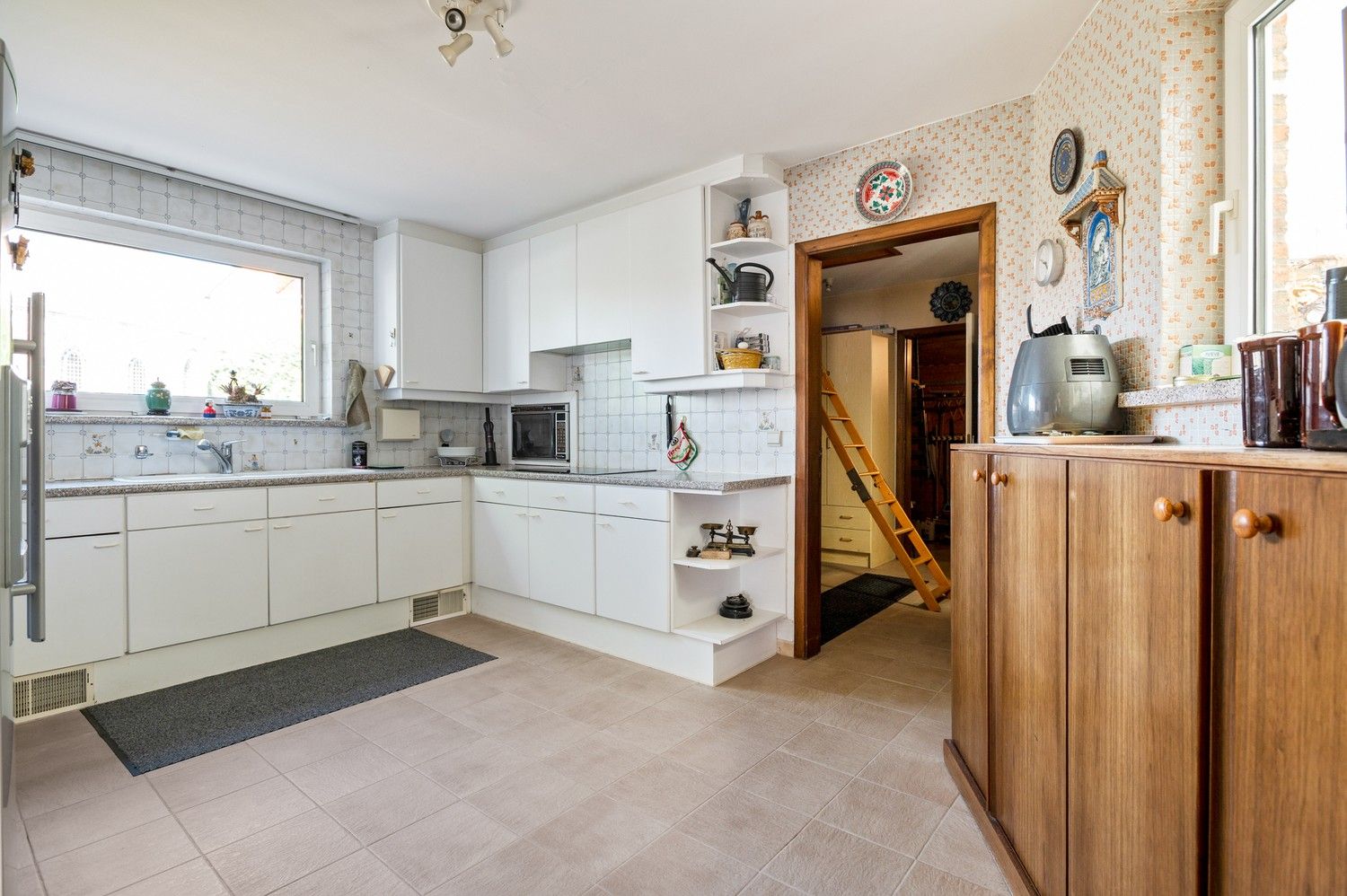 Verassend ruime woning met 3 slaapkamers en een groene tuin nabij centrum ranst. foto 13