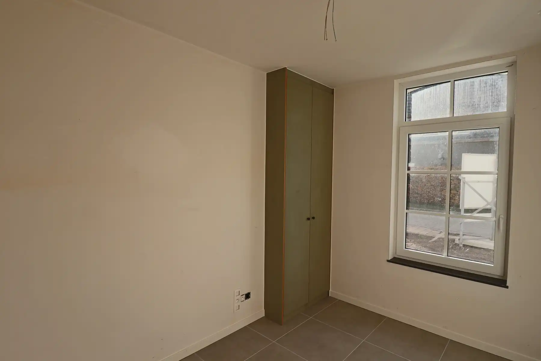 Ruime gezinswoning (ca 245 m²) met 4 slaapkamers op perceel van ca. 303 m². foto 3