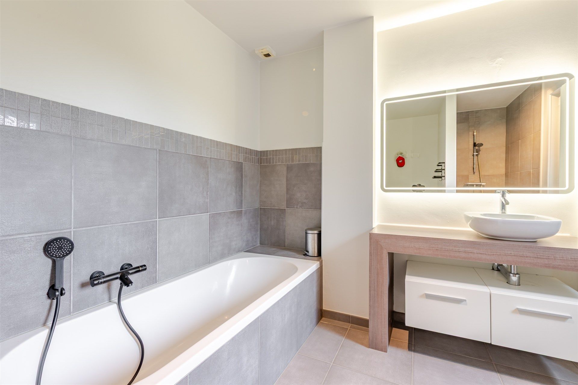 Gezinswoning met vier slaapkamers en garage te Herzele foto 24