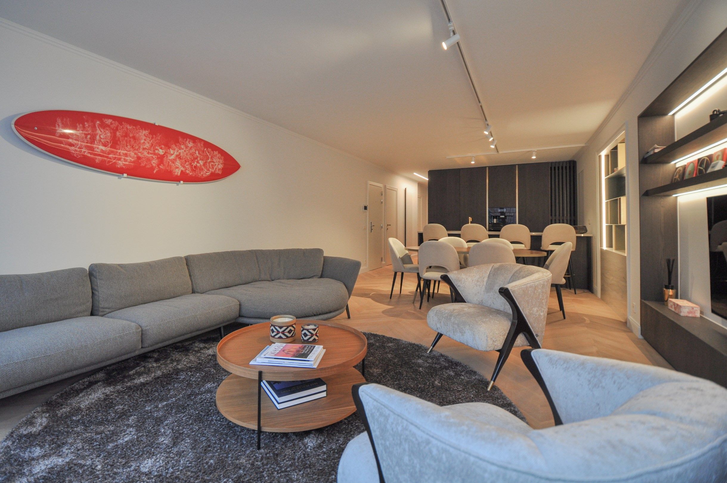 Hoogwaardig volledig gerenoveerd appartement met zijdelings zeezicht en zicht op de Kustlaan. foto 6