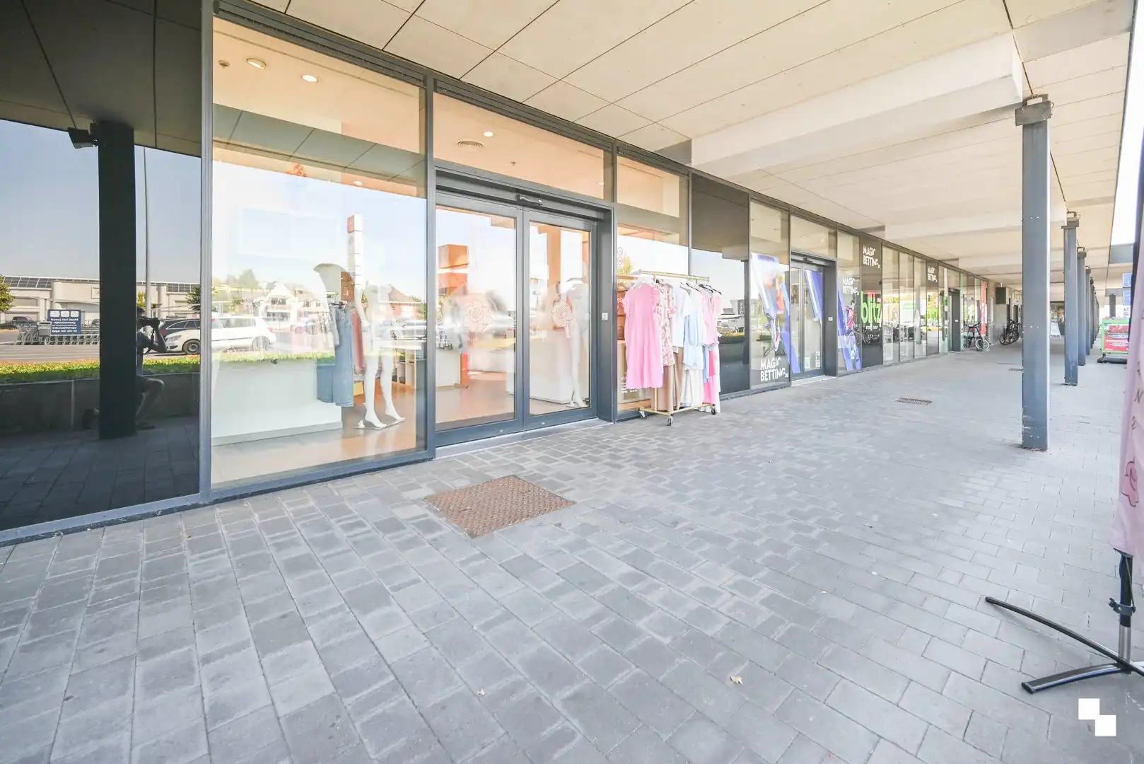 Winkelruimte op een absolute toplocatie te Waregem foto 9