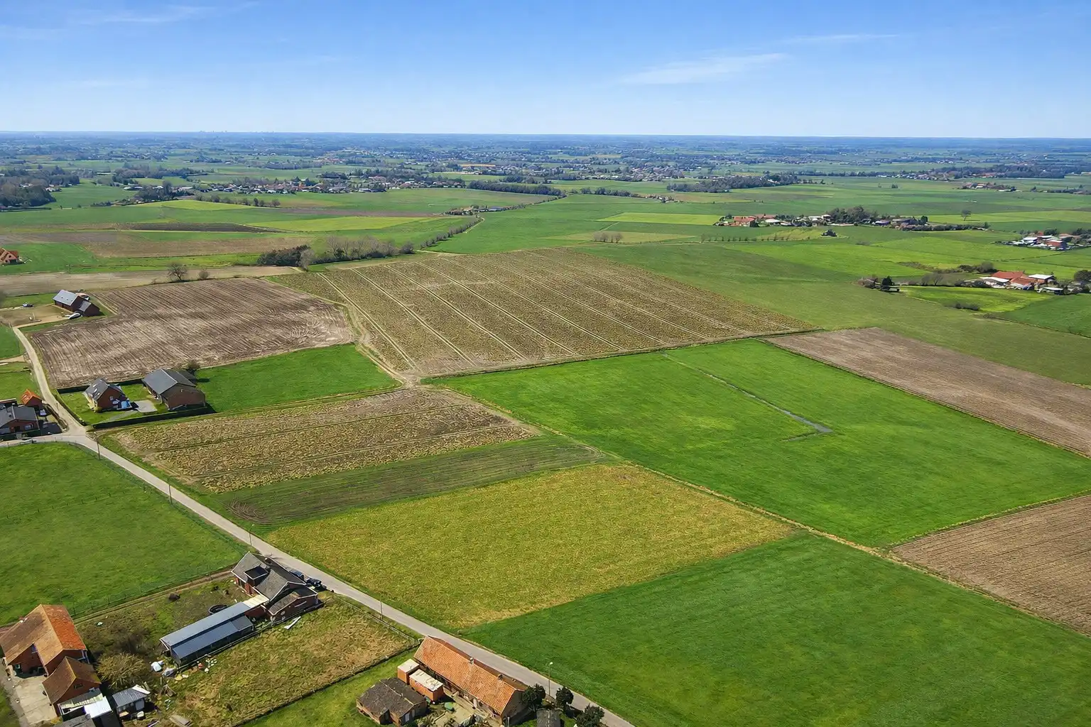 Uniek perceel bouwgrond met landelijk verzicht foto 2