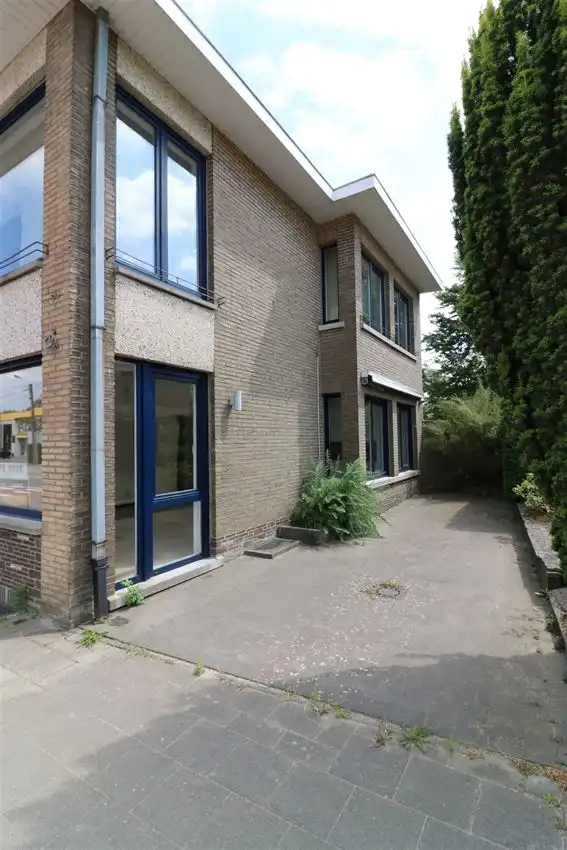 Gelijkvloers appartement met 2 slpk., terras, parking   foto 8