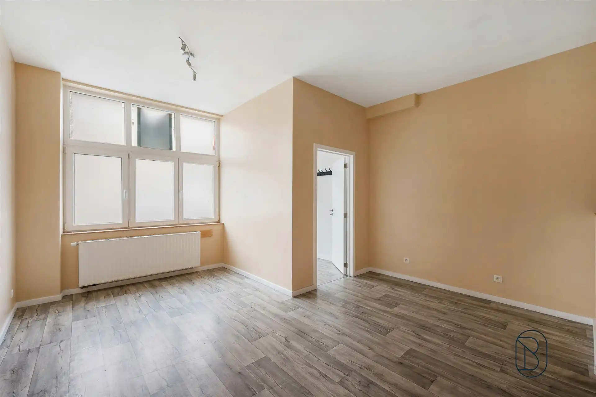 Goedgelegen gerenoveerde woning foto 3