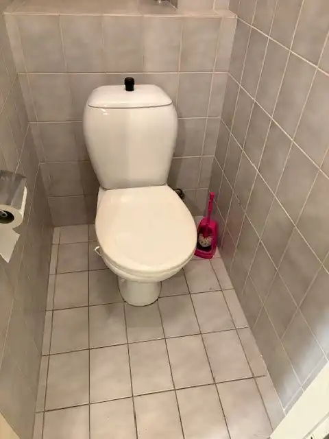 Gemeubelde studio vlak aan zee foto 7